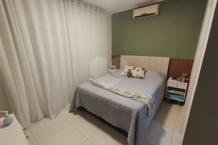 Casa à venda com 2 quartos, sendo 1 suíte, no condomínio Residencial Viva Vida, Cotia - SP