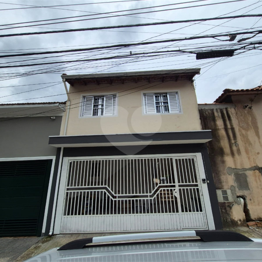 Casa à venda com 4 quartos, sendo 1 suíte, no condomínio Residencial Alto da Lapa II, São Paulo - SP