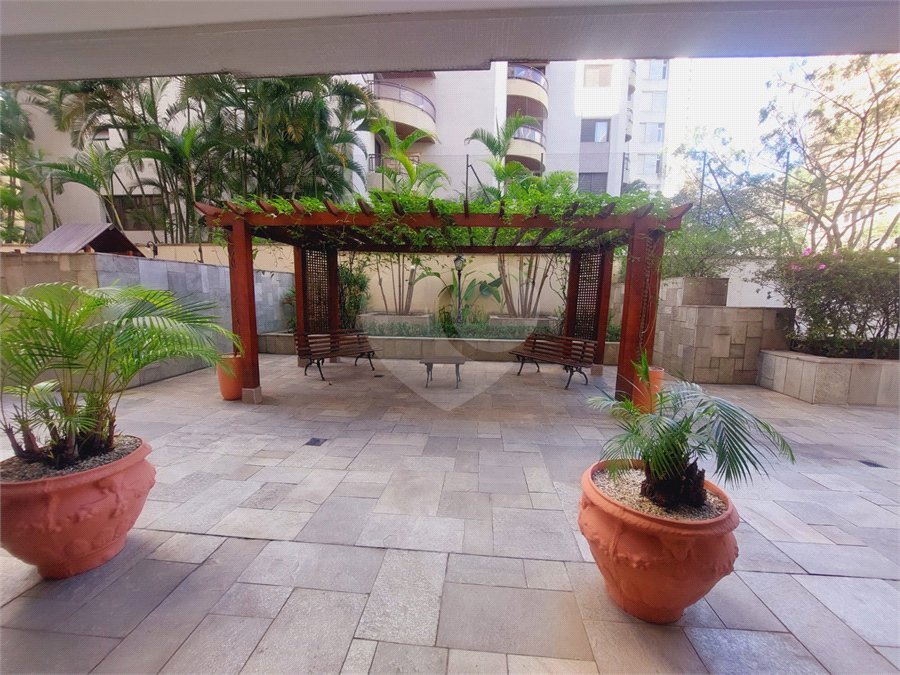 Apartamento à venda com 3 quartos, sendo 1 suíte,  em Jardim Paulista, São Paulo, SP