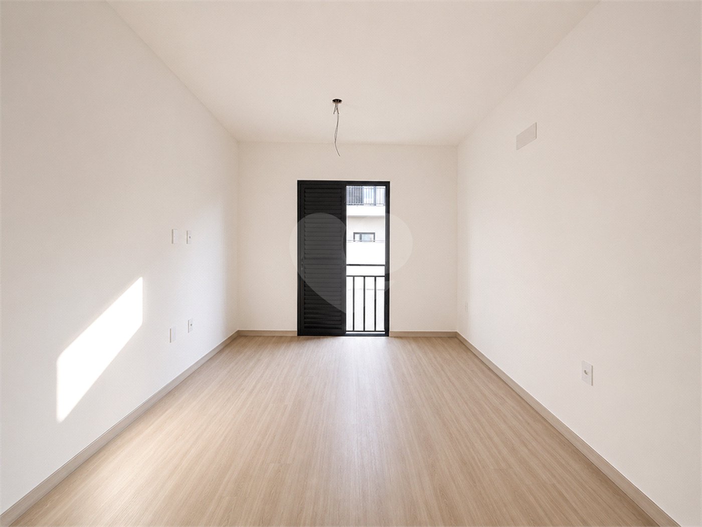 Casa à venda com 3 suítes no condomínio Villaggio Maranello, Vinhedo - SP