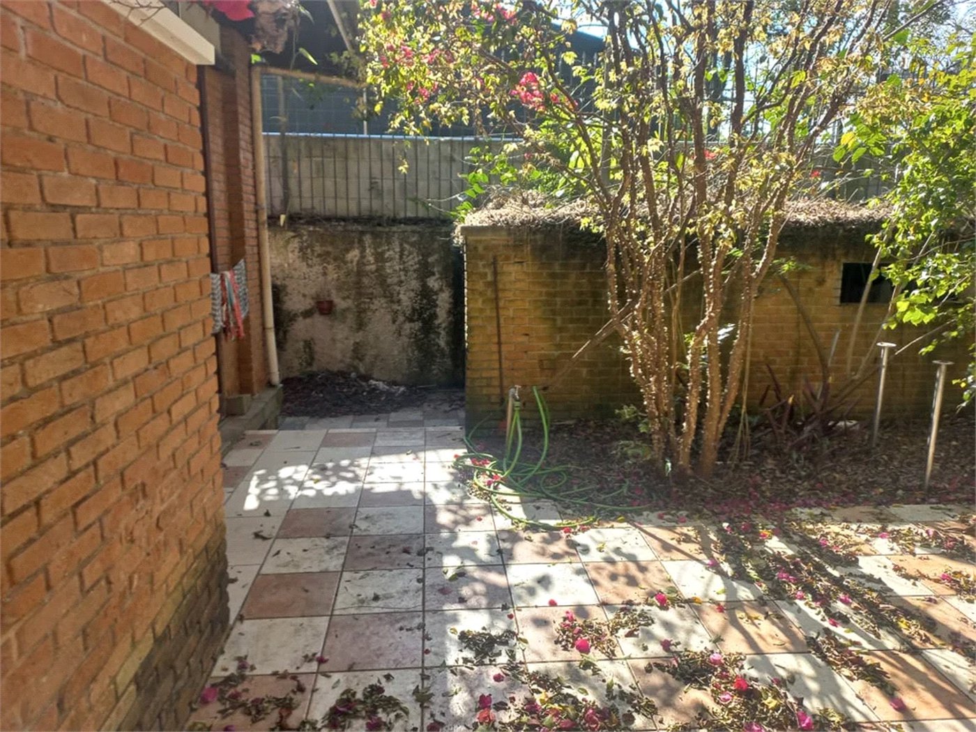 Casa à venda com 3 quartos, sendo 2 suítes,  em Morumbi, São Paulo, SP