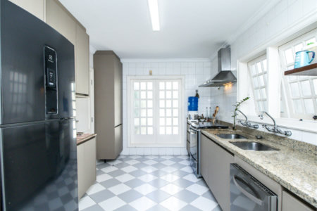 Casa à venda com 5 quartos, sendo 4 suítes, no condomínio Bounganville, São Paulo - SP