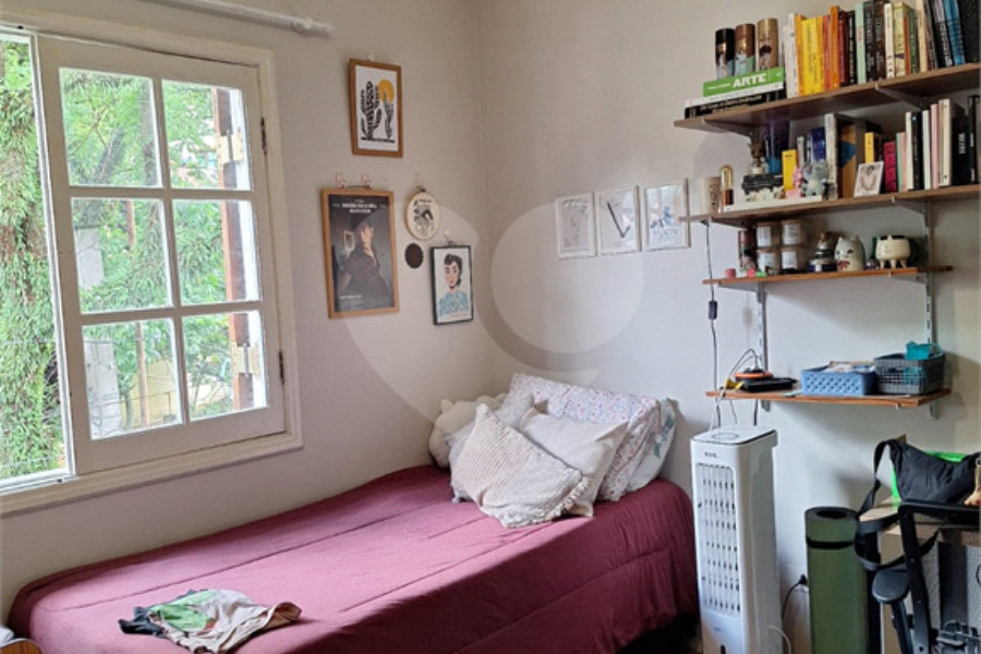 Sobrado à venda com 3 quartos, sendo 1 suíte, em Vila Irmãos Arnoni, São Paulo, SP