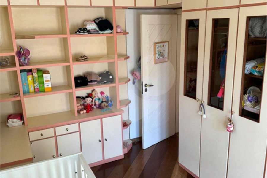 Sobrado à venda com 4 quartos, sendo 2 suítes,  em Tremembé, São Paulo, SP