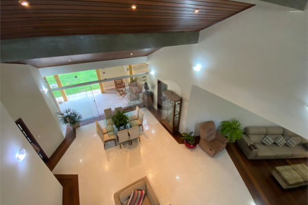 Casa térrea no Condomínio Parque Faber I