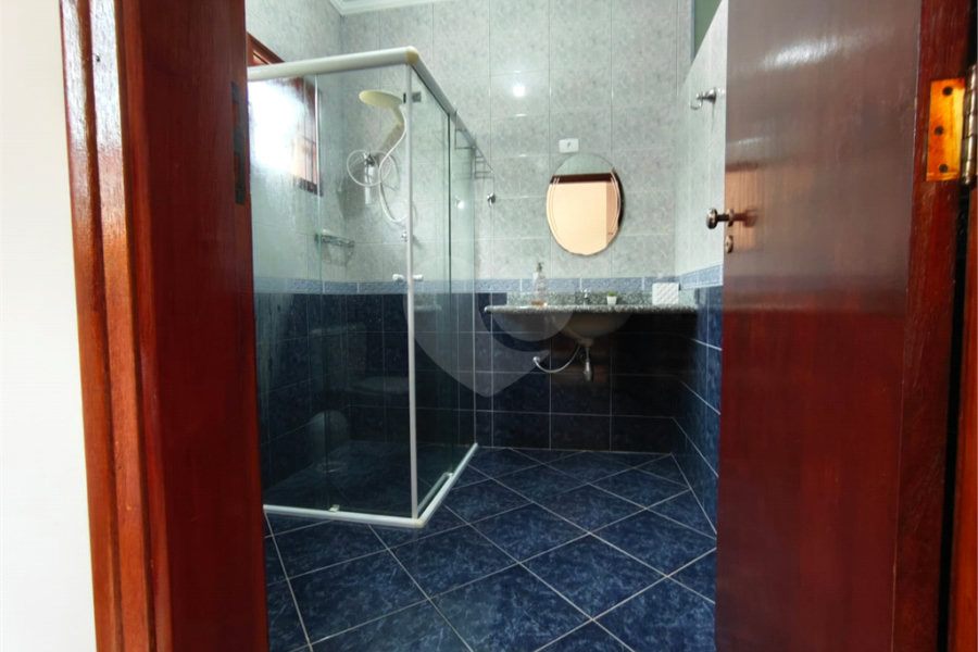 Casa à venda com 4 quartos, sendo 2 suítes,  em Country Residencial Felix, Bom Jesus dos Perdões, SP