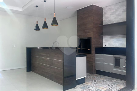 Casa à venda com 3 quartos, sendo 1 suíte, no condomínio Jardim Guarujá, Salto - SP