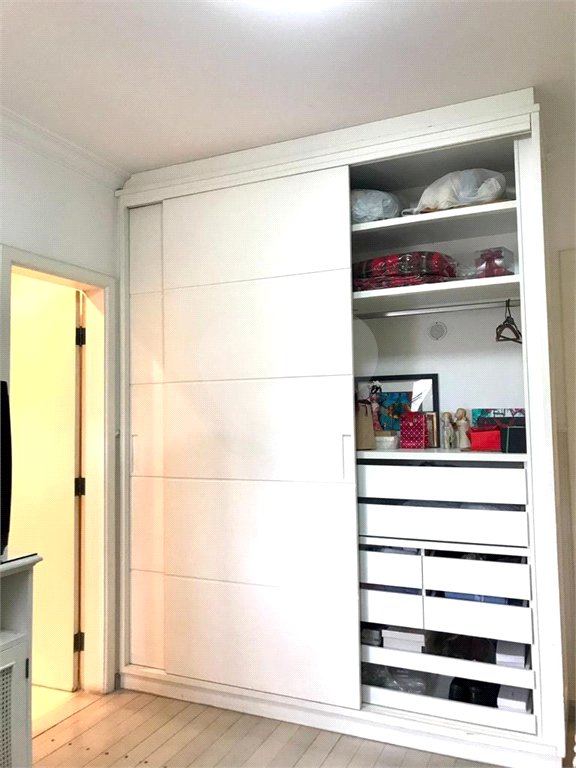 Apartamento à venda com 3 suítes em Vila Mariana, São Paulo, SP