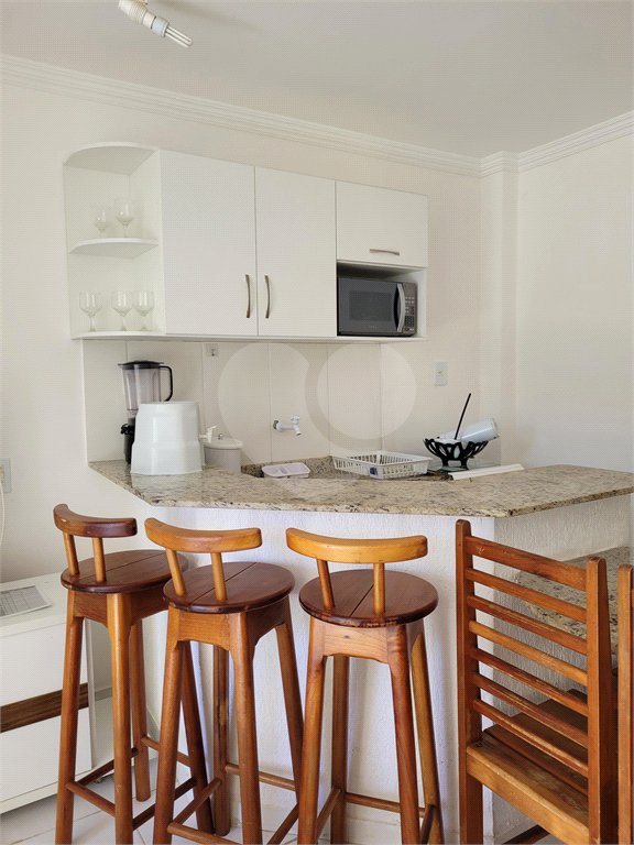 Apartamento à venda com 1 suíte em Taperapuan, Porto Seguro, BA