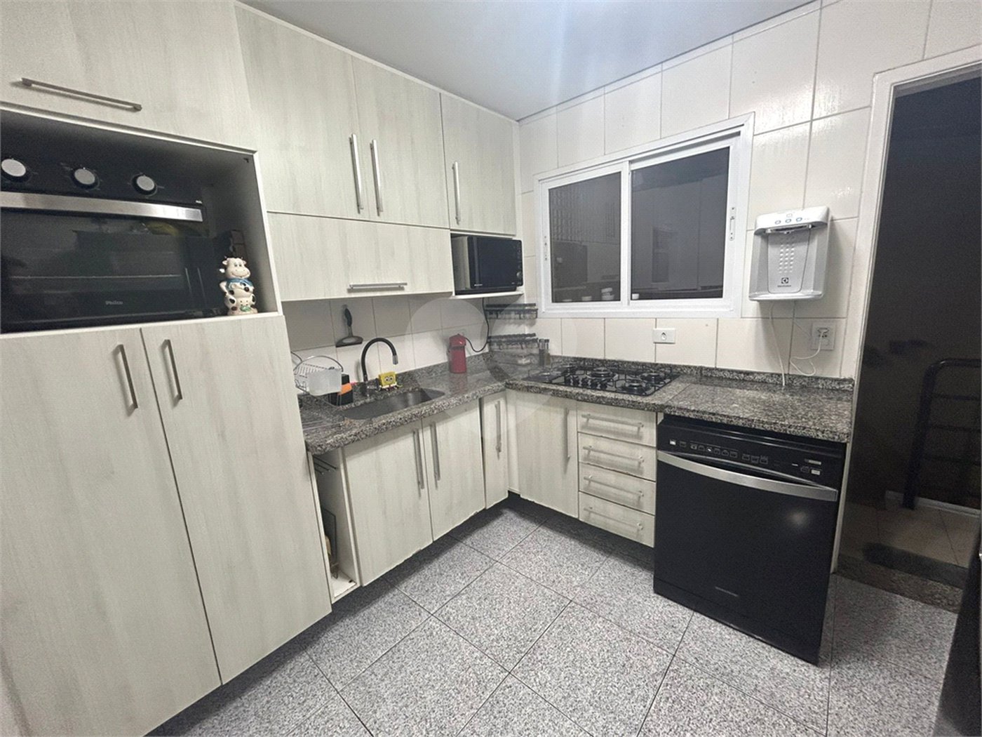 Casa à venda com 3 quartos, sendo 1 suíte, no condomínio Residencial Villa Felicitá Ii, São Paulo - SP