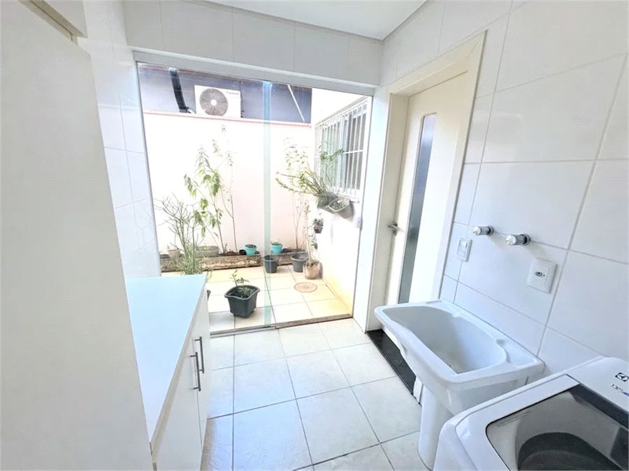 Casa à venda com 3 suítes em Parque Nova Suíça, Valinhos, SP