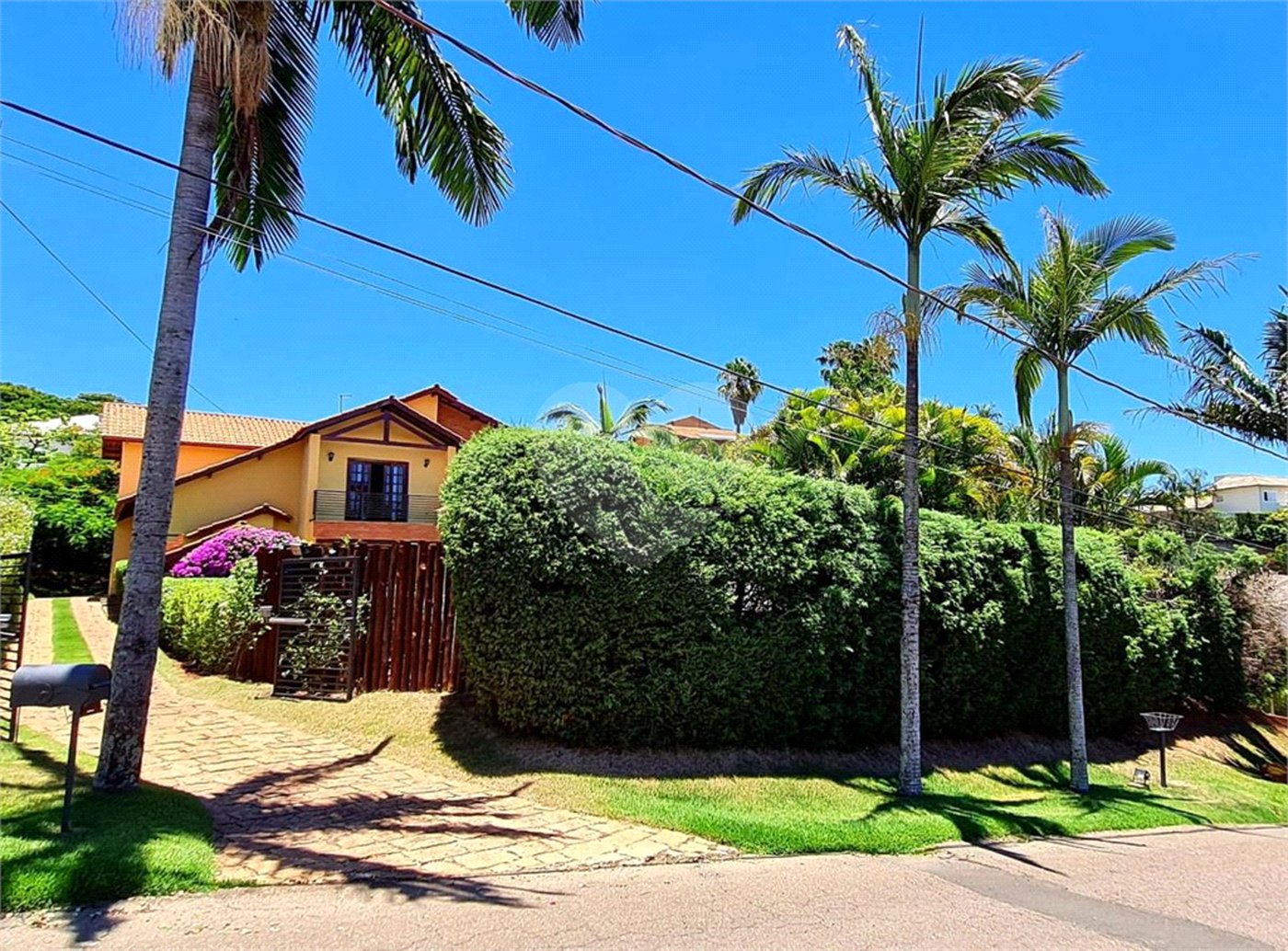 Casa à venda com 4 quartos, sendo 2 suítes, no condomínio Santo Antonio I, Itu - SP
