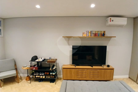 Casa à venda com 3 quartos, sendo 1 suíte, em Perdizes, São Paulo, SP