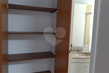 Cobertura à venda com 4 quartos, sendo 3 suítes,  em Vila Andrade, São Paulo, SP