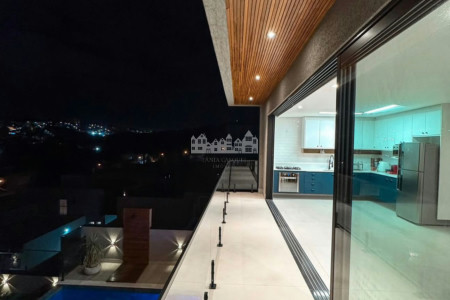 Casa à venda com 4 quartos, sendo 3 suítes, em Rio Abaixo, Atibaia, SP
