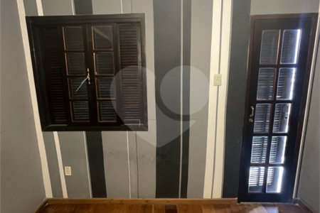 Casa à venda com 5 quartos, sendo 3 suítes, no condomínio Recanto das Palmeiras, Rio de Janeiro - RJ
