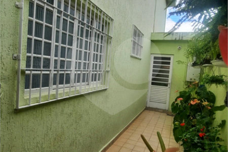 Casa à venda com 4 quartos, sendo 1 suíte,  em Vila Rosália, Guarulhos, SP