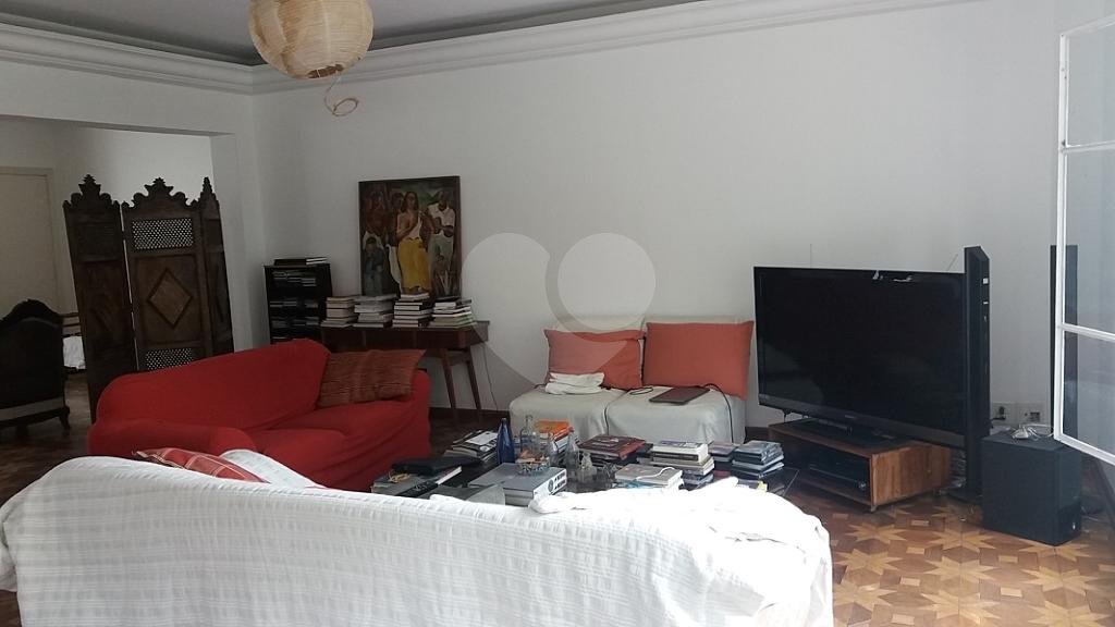 Casa à venda com 6 quartos, sendo 3 suítes,  em Jardim São Bento, São Paulo, SP