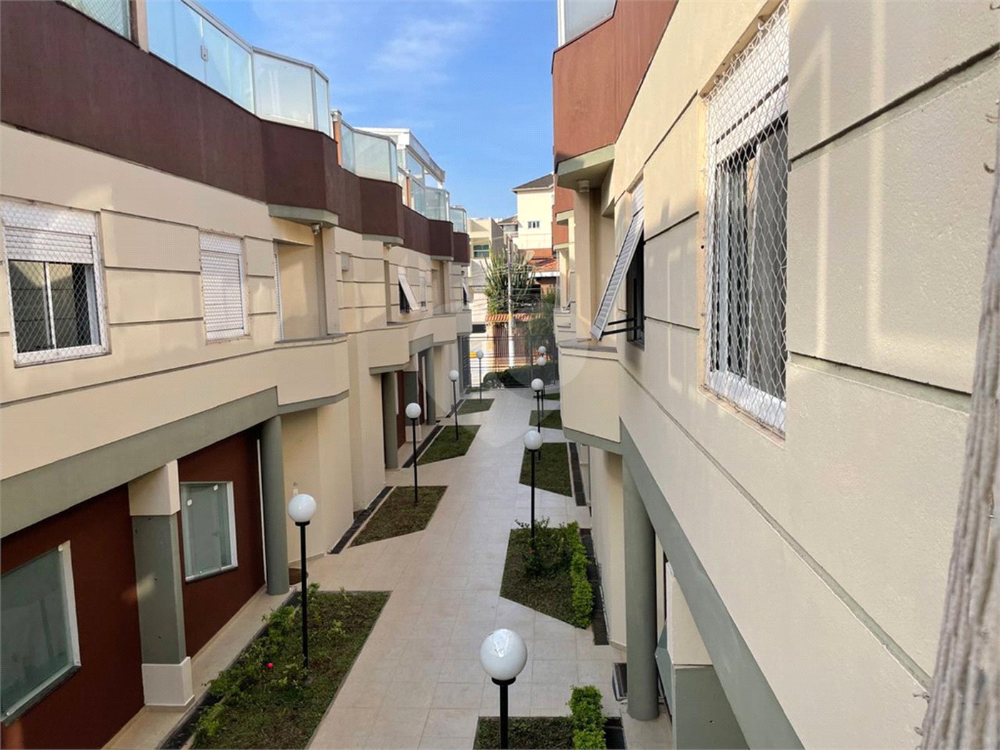 Casa à venda com 3 quartos, sendo 1 suíte, no condomínio Residencial Via Veneto, São Paulo - SP