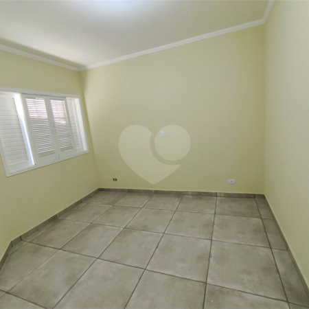 Sobrado à venda com 3 quartos, sendo 1 suíte, em Vila Nivi, São Paulo, SP