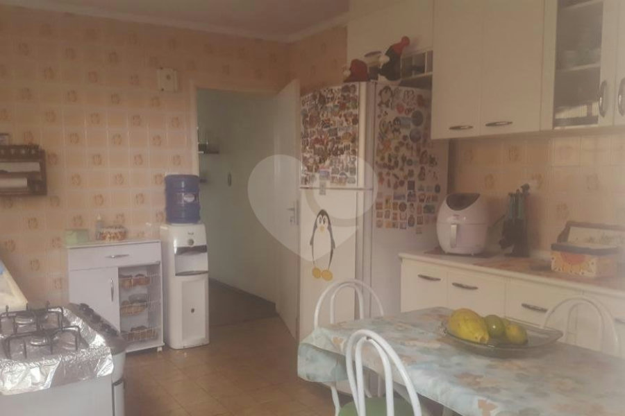 Casa à venda com 3 quartos, sendo 1 suíte, no condomínio Residencial Tremembé, São Paulo - SP