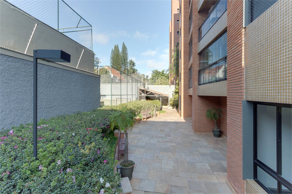 Apartamento para alugar com 3 quartos, sendo 1 suíte, em Alto da Boa Vista, São Paulo, SP