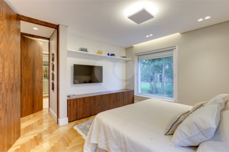 Casa Térrea à venda ou para alugar com 4 suítes em Alto da Boa Vista, São Paulo, SP