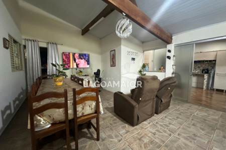 Casa à venda com 3 quartos, sendo 1 suíte,  em Jardim Brasília, Três Lagoas, MS