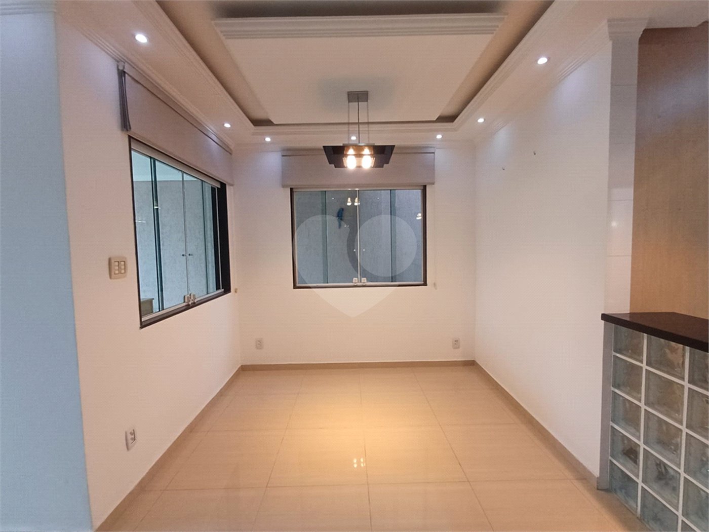 Casa à venda com 3 quartos, sendo 2 suítes, no condomínio Village da Posse, Rio de Janeiro - RJ