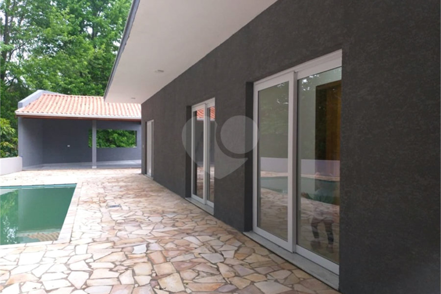 Casa à venda com 2 quartos, sendo 1 suíte, no condomínio Figueira Garden, Atibaia - SP