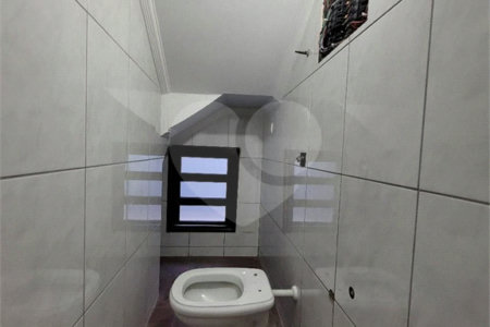 Sobrado à venda com 3 quartos, sendo 1 suíte,  em Jardim Ana Rosa, Suzano, SP