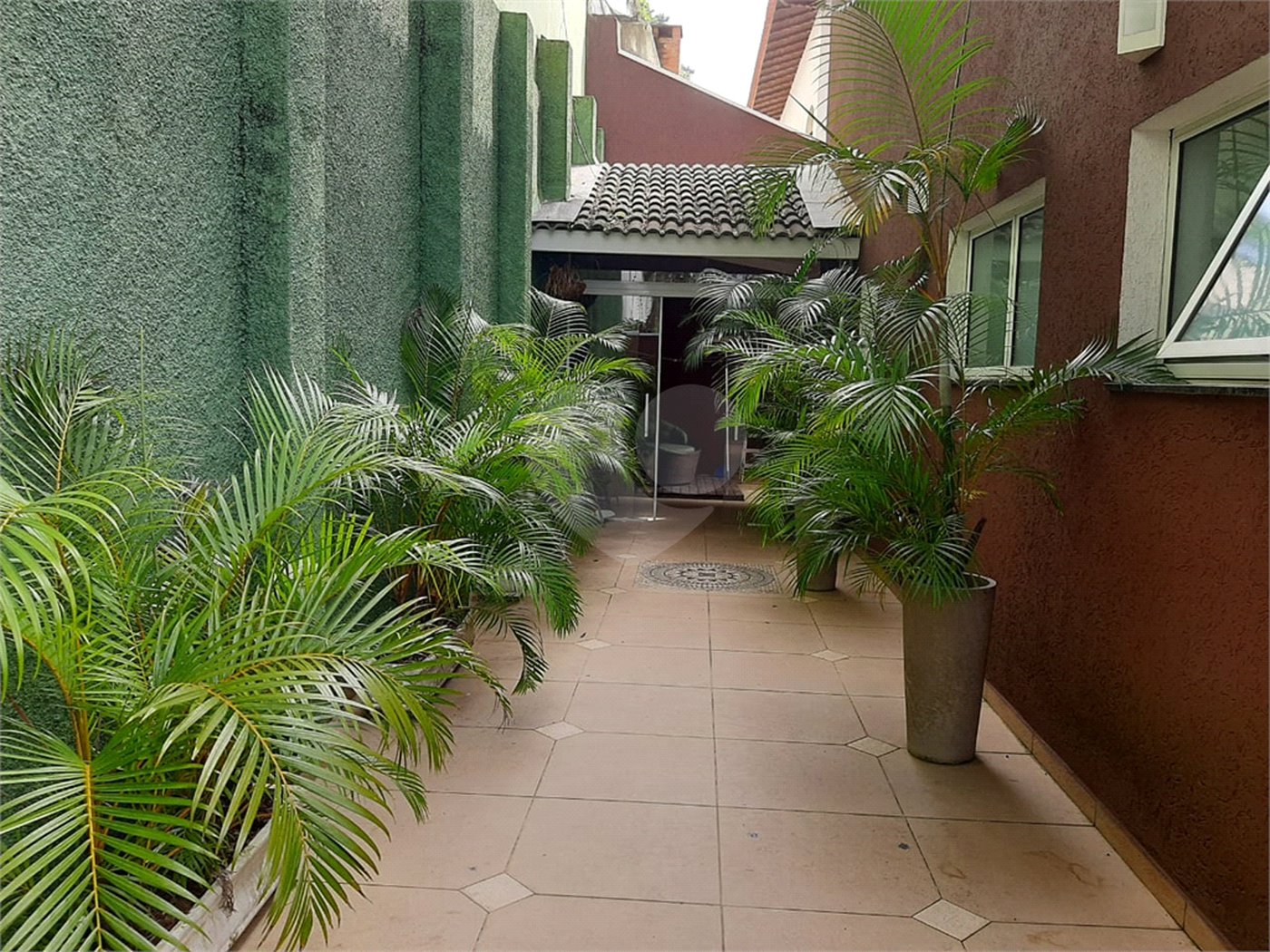 Sobrado à venda com 4 quartos, sendo 3 suítes, em Tremembé, São Paulo, SP