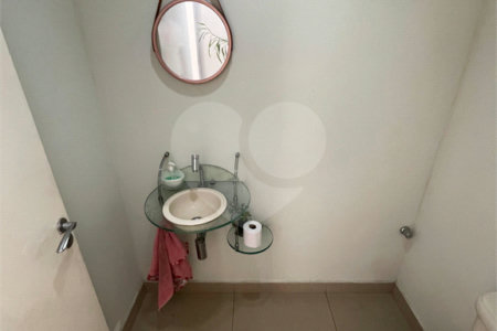 Casa à venda com 5 quartos, sendo 1 suíte, no condomínio Residencial Green Ville, Rio de Janeiro - RJ