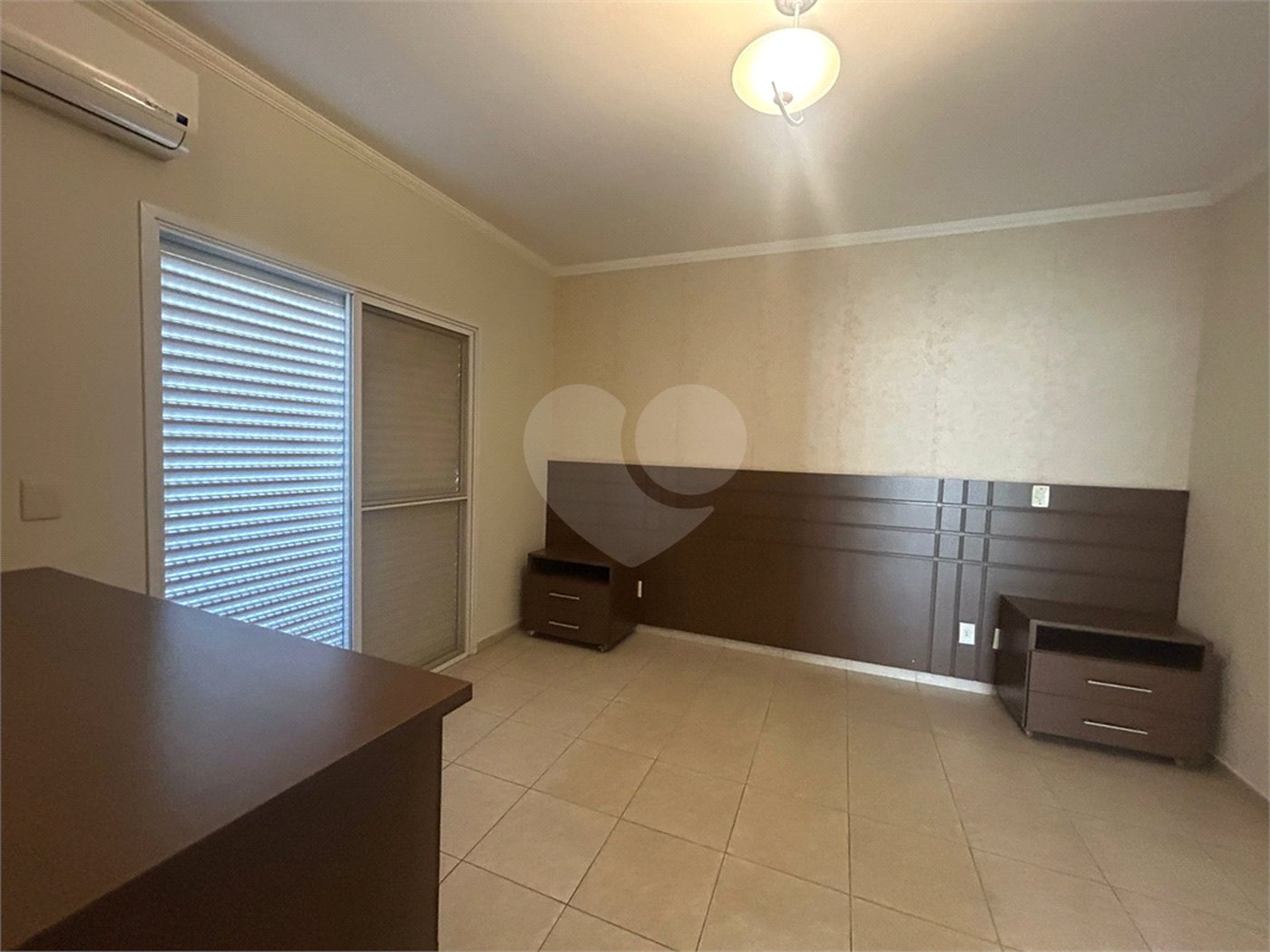 Casa à venda com 4 quartos, sendo 1 suíte,  no condomínio Lago da Boa Vista, Sorocaba - SP