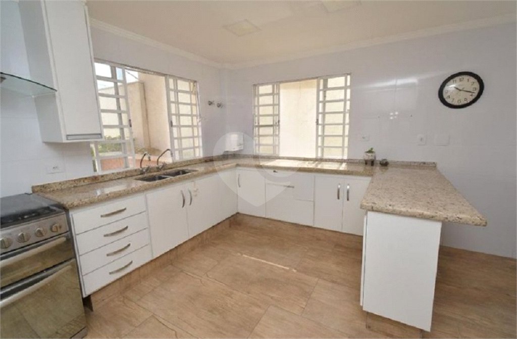 Casa à venda com 5 quartos, sendo 2 suítes, em Vila Galvão, Guarulhos, SP