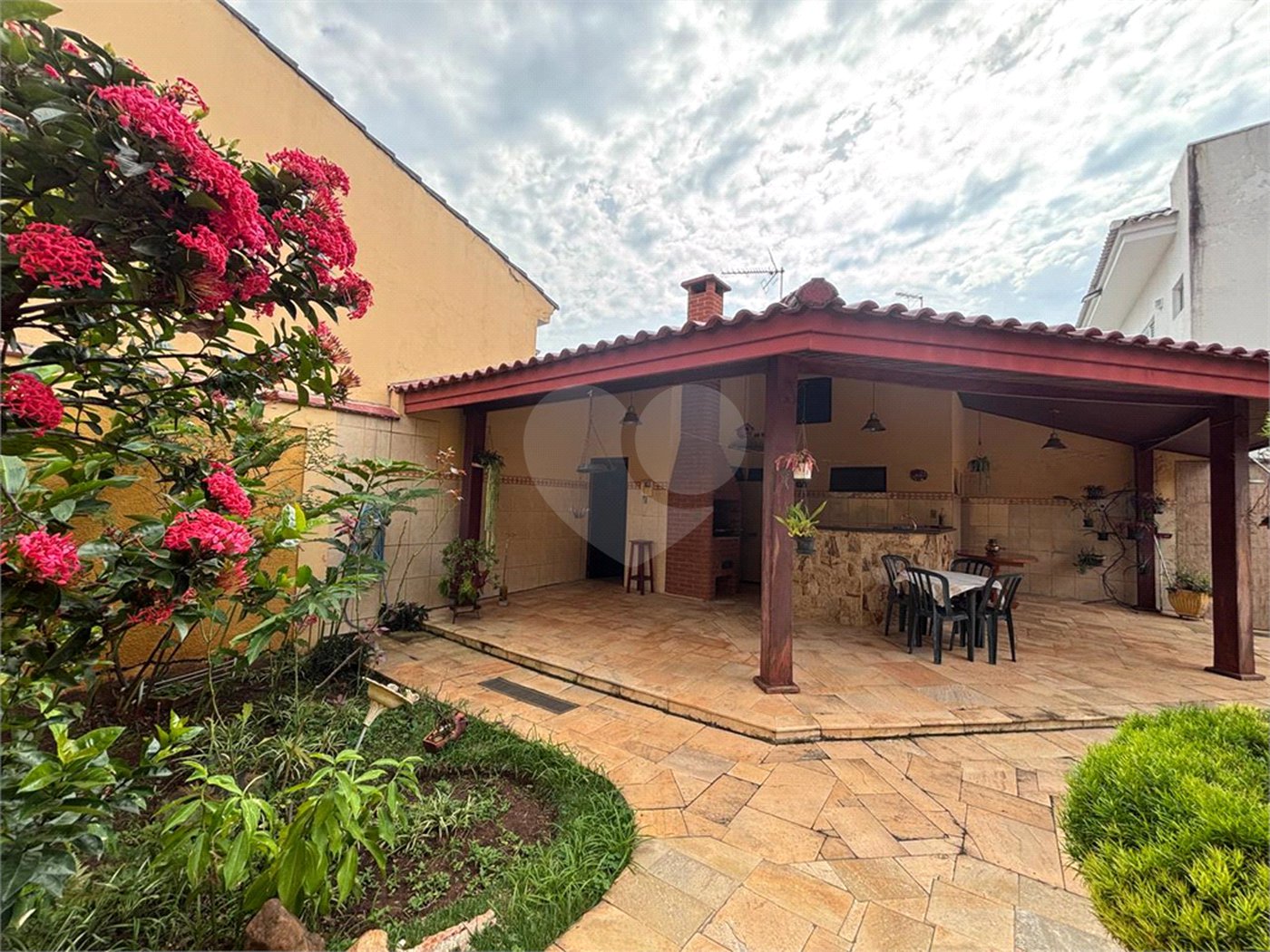 Casa à venda com 4 quartos, sendo 2 suítes,  no condomínio Granja Olga Ii, Sorocaba - SP
