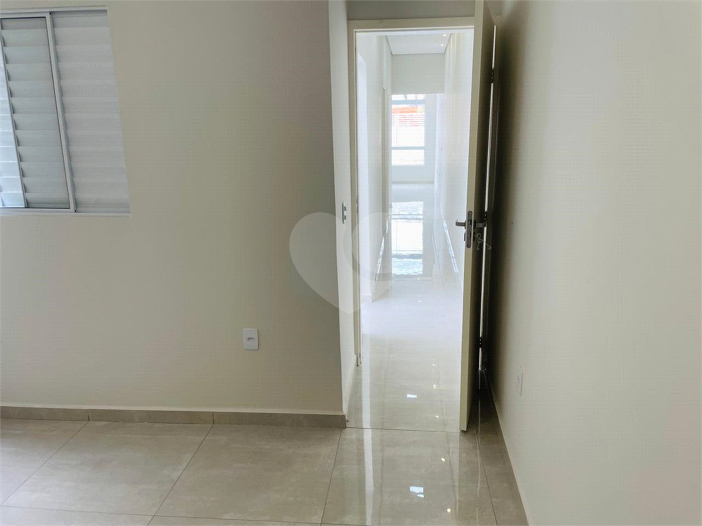 Casa de Vila à venda com 2 quartos em Jardim Dona Tereza, Sorocaba, SP