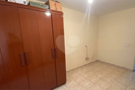 Sobrado à venda com 4 quartos, sendo 1 suíte, em Conjunto Habitacional Itapetininga F3, Itapetininga, SP