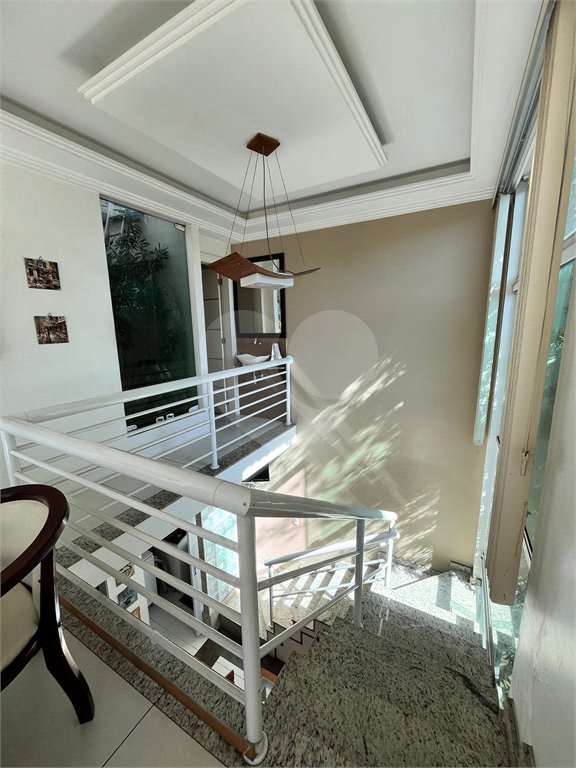 Casa à venda com 3 quartos, sendo 2 suítes, no condomínio Laura Serra, Rio de Janeiro - RJ