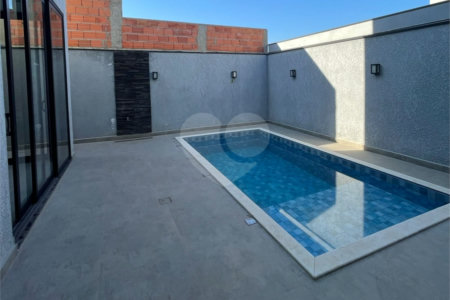 Casa à venda com 3 quartos, sendo 1 suíte, no condomínio Helena Maria, Sorocaba - SP