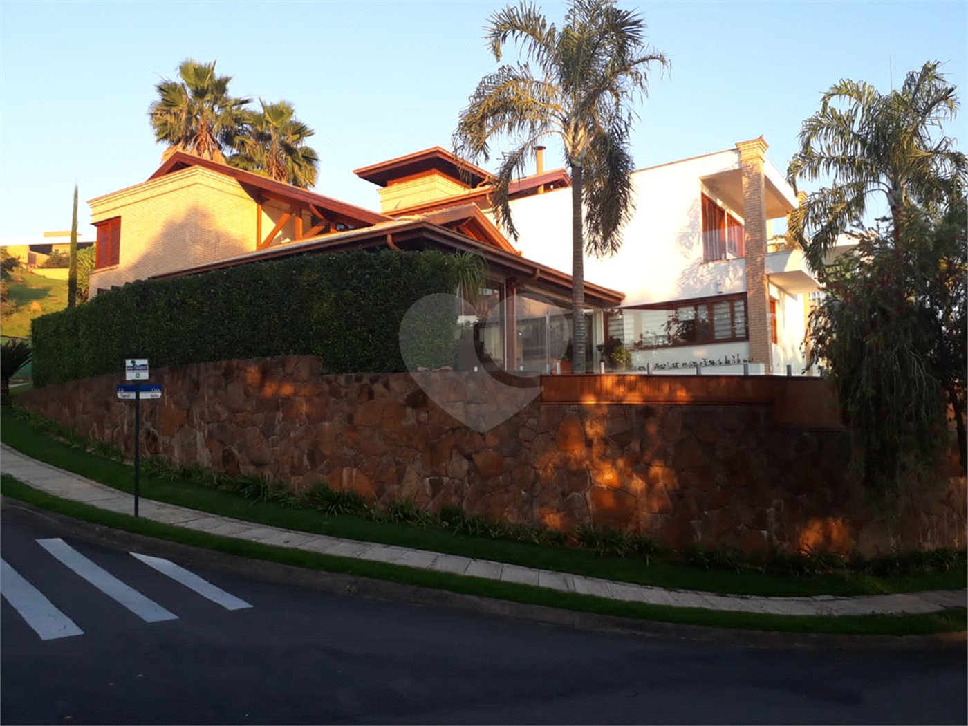Casa à venda com 4 suítes no condomínio Jardim Vila Paradiso, Indaiatuba - SP