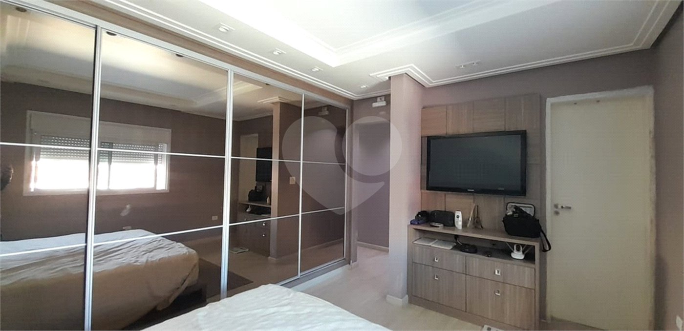 Sobrado à venda com 3 quartos, sendo 2 suítes,  em Vila Pires, Santo André, SP