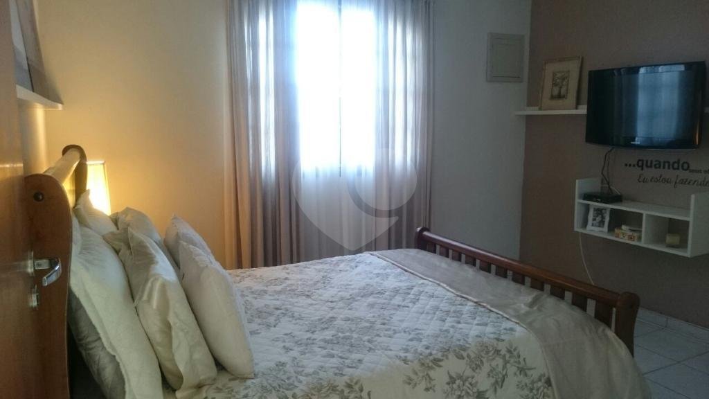 Sobrado à venda com 3 quartos, sendo 2 suítes, em Artur Alvim, São Paulo, SP