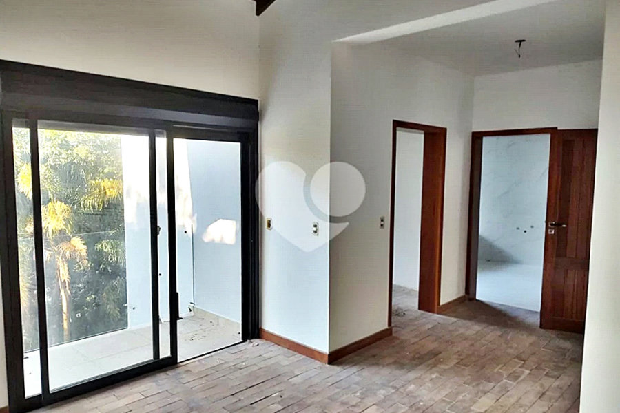 Casa à venda com 4 quartos, sendo 3 suítes, no condomínio Cantareira, Mairiporã - SP