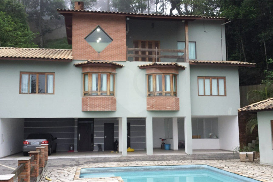 Casa à venda com 3 suítes no condomínio Alpes da Cantareira, Mairiporã - SP