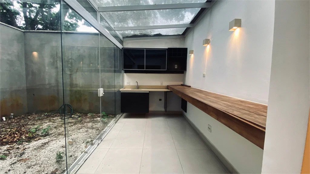 Casa à venda com 3 suítes no condomínio Vilas 2, São Paulo - SP