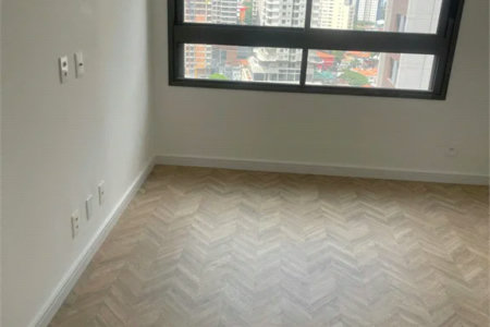 Apartamento à venda ou para alugar com 2 suítes em Jardim das Acácias, São Paulo, SP