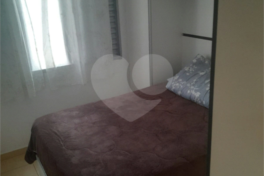 Apartamento à venda com 2 quartos em Cidade Tiradentes, São Paulo, SP