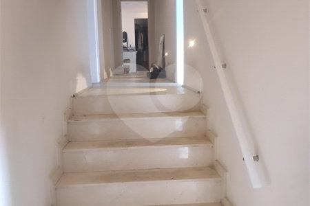 Casa à venda com 6 quartos, sendo 3 suítes, em Jardim Guedala, São Paulo, SP