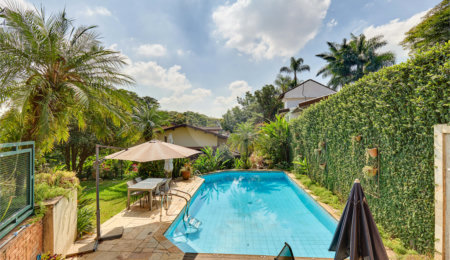 Casa à venda com 4 quartos, sendo 2 suítes,  em Jardim Cordeiro, São Paulo, SP